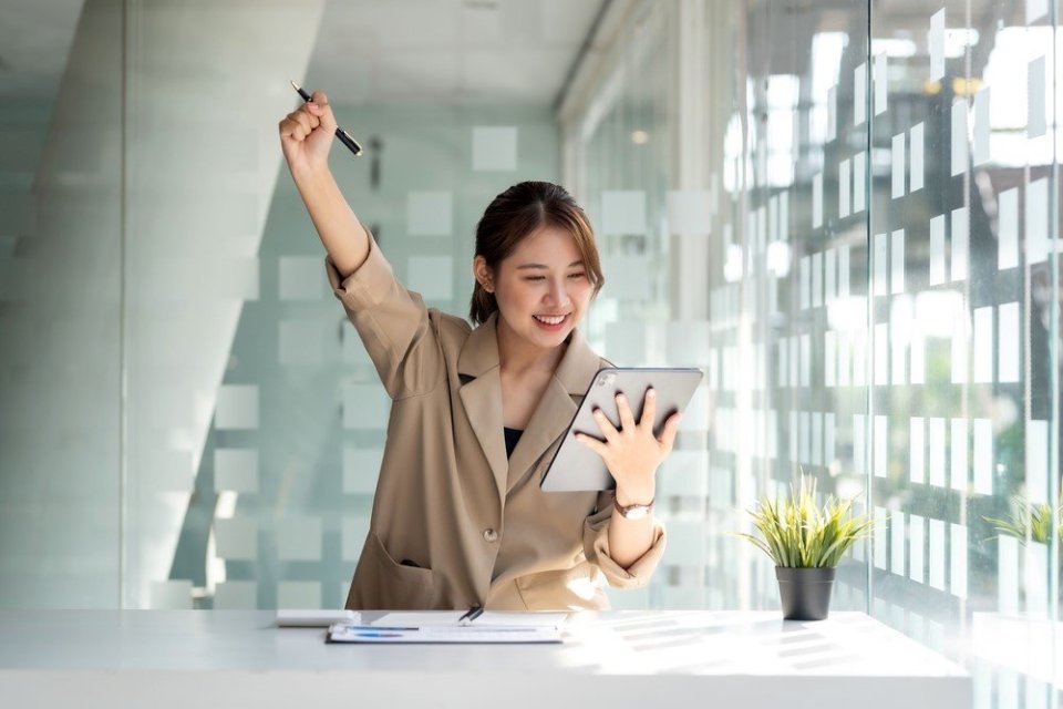 Ilustrasi pebisnis menggunakan platform digital. (Dok, Shutterstock)